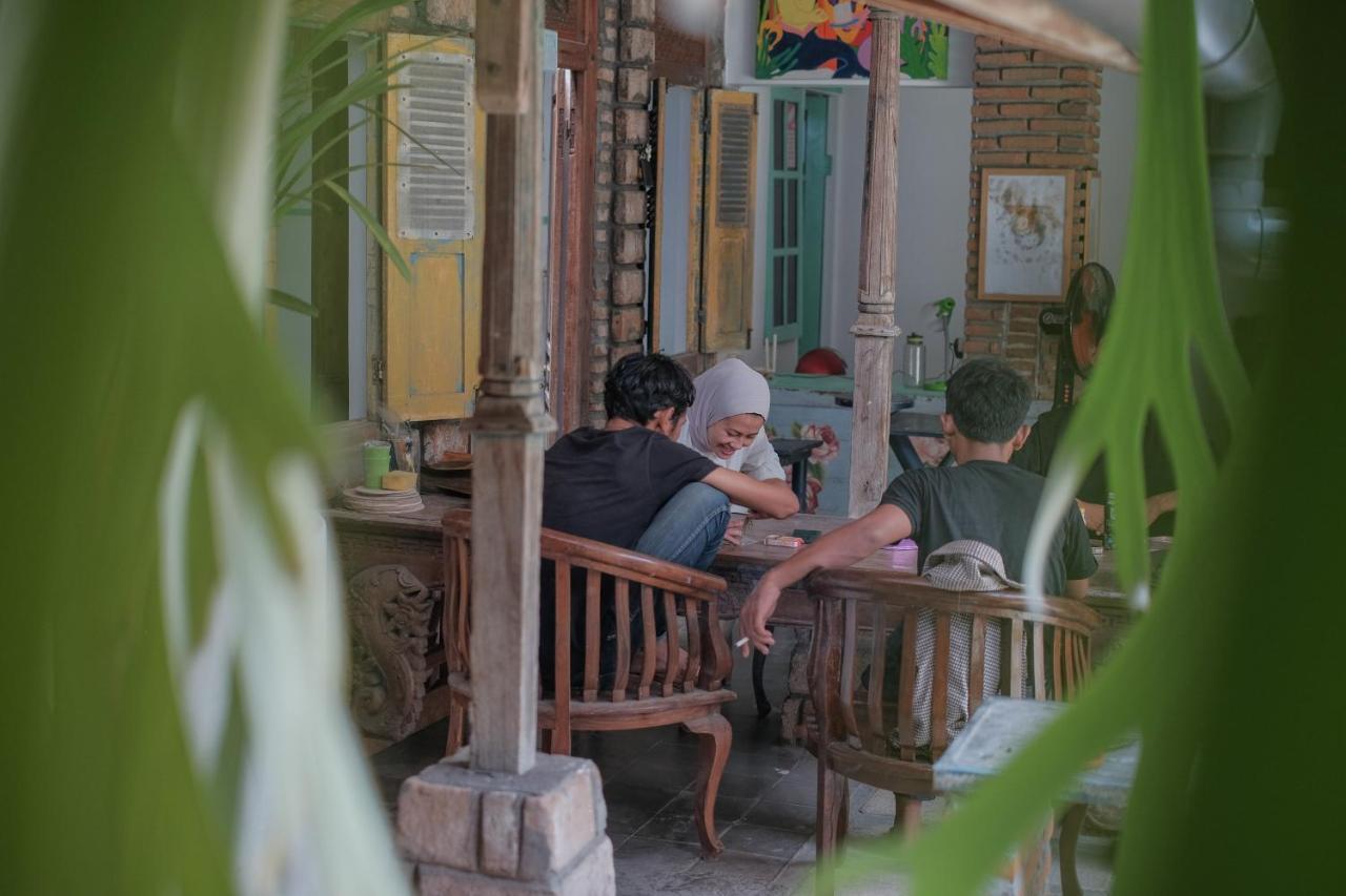Abrakadabra 747 Yogyakarta Exterior foto