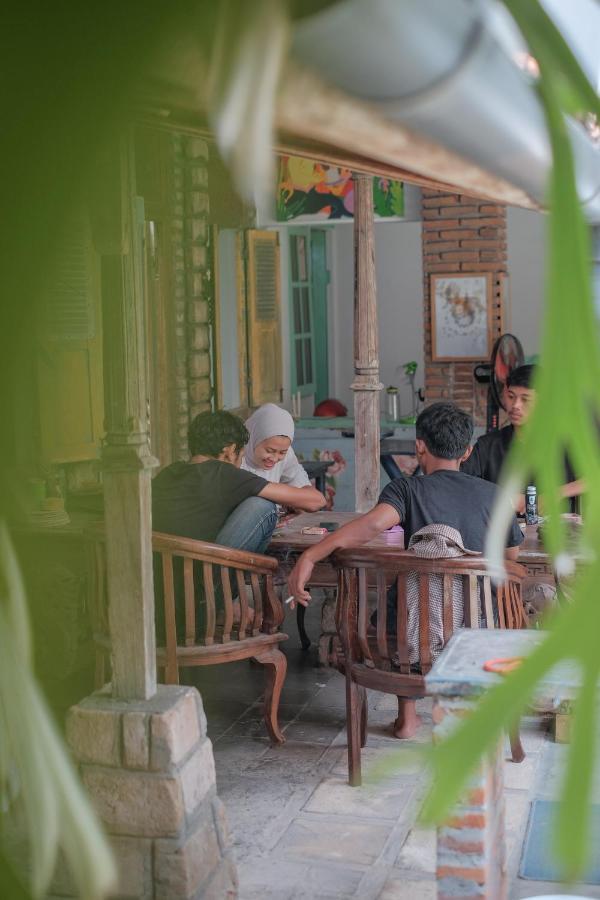 Abrakadabra 747 Yogyakarta Exterior foto