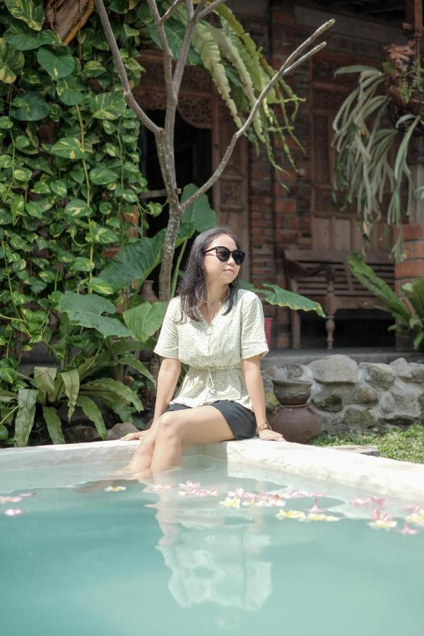 Abrakadabra 747 Yogyakarta Exterior foto